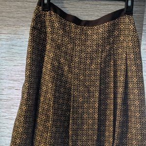 Anne Klein Skirt Size 4P 100% silk RN 50610.
